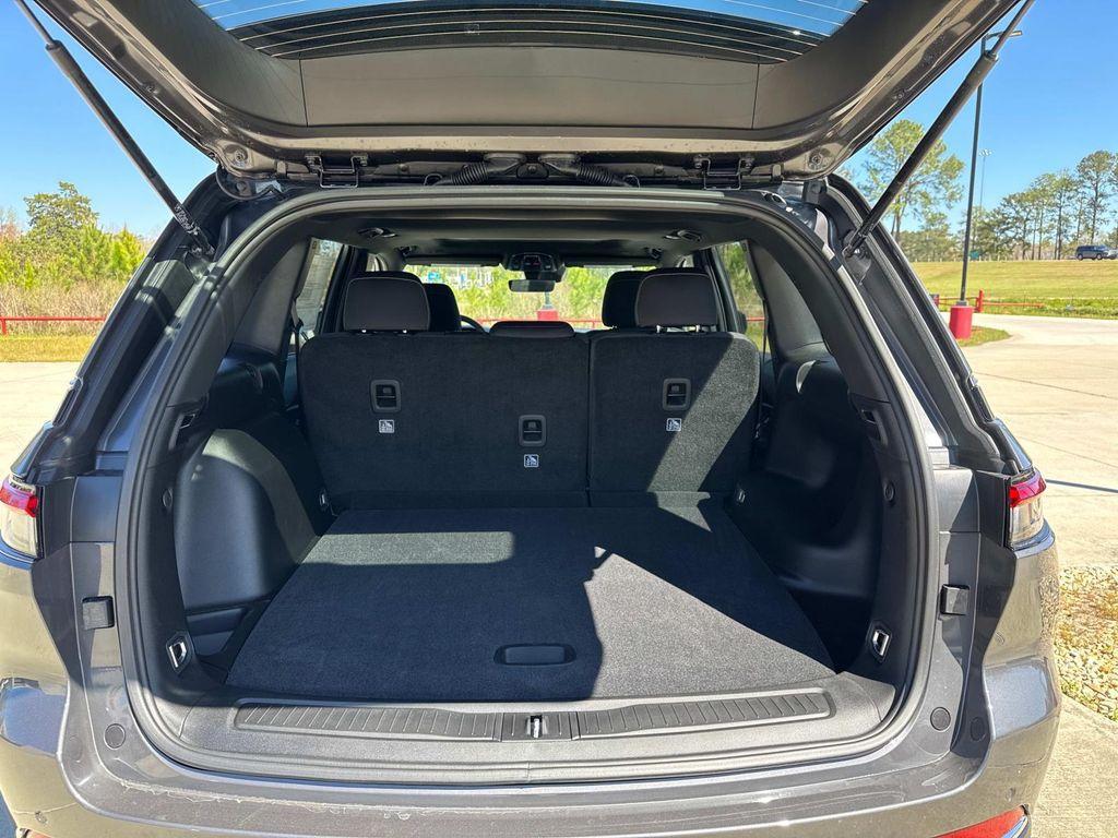 new 2025 Jeep Grand Cherokee car, priced at $37,175