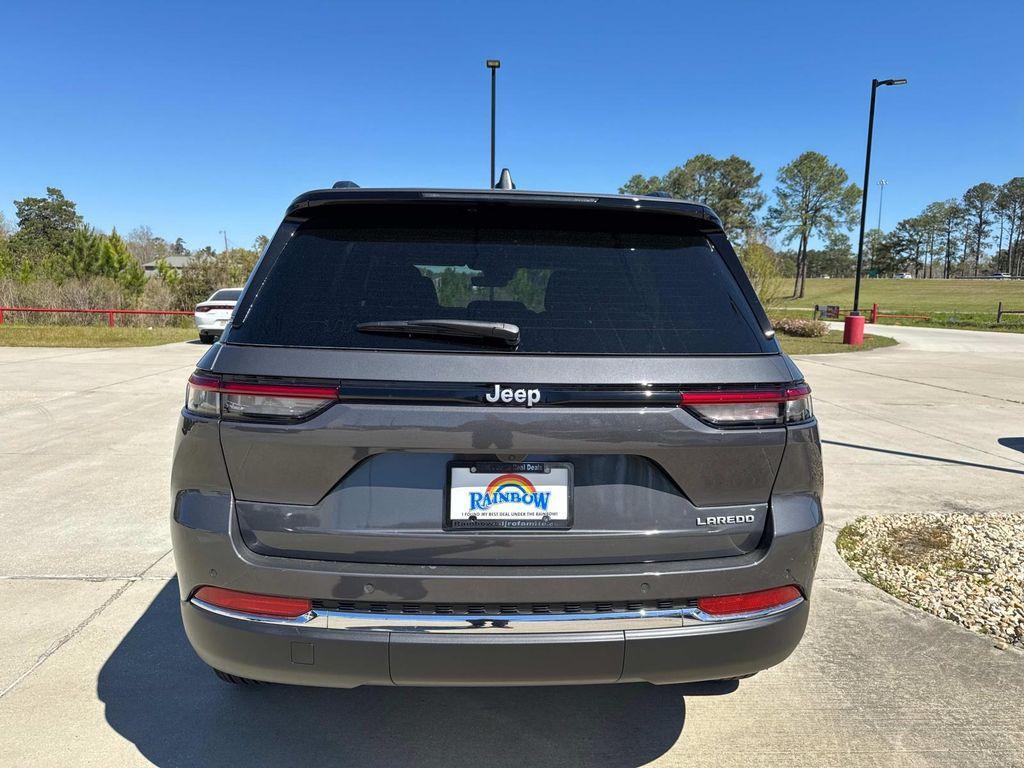 new 2025 Jeep Grand Cherokee car, priced at $37,175