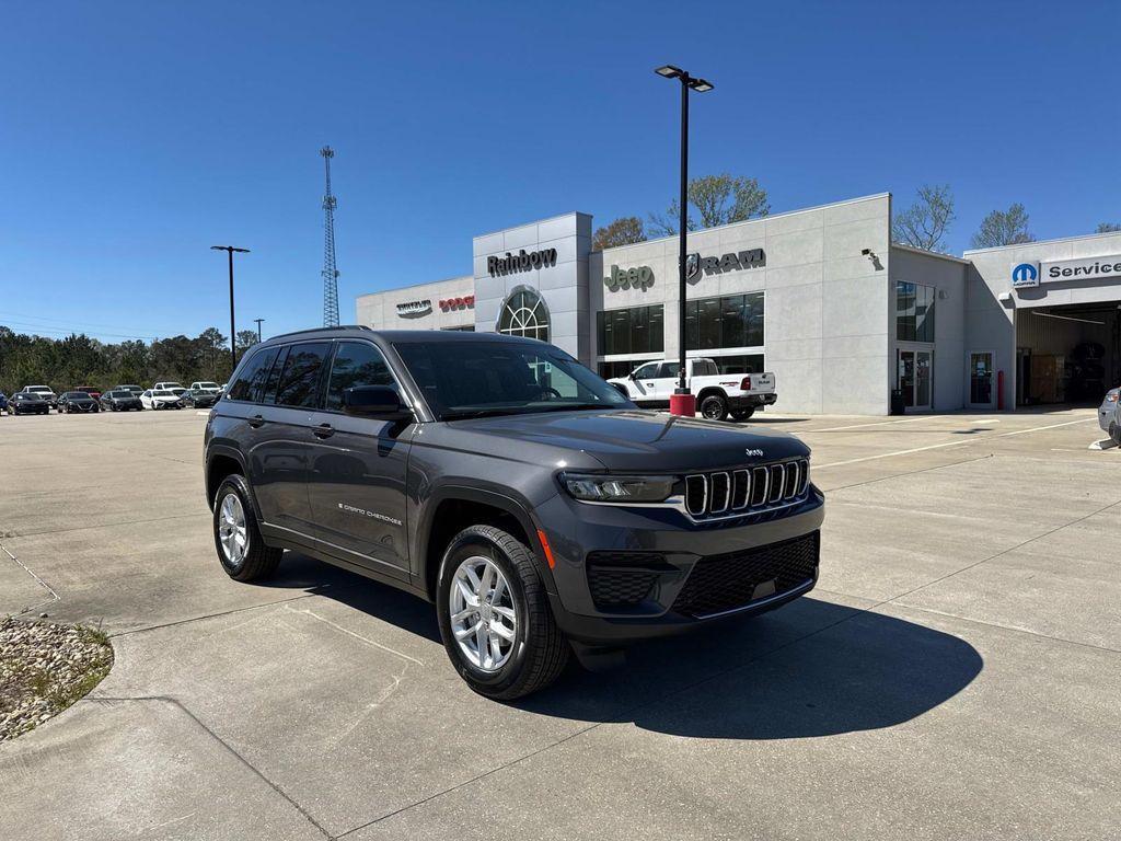 new 2025 Jeep Grand Cherokee car, priced at $35,875
