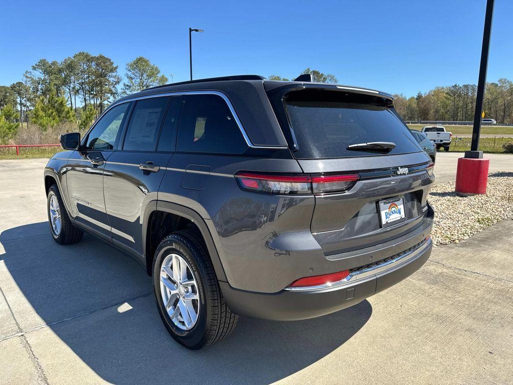new 2025 Jeep Grand Cherokee car, priced at $37,175