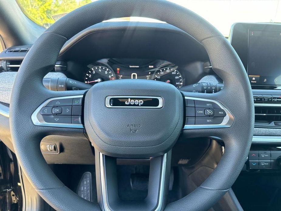 new 2025 Jeep Compass car, priced at $25,590