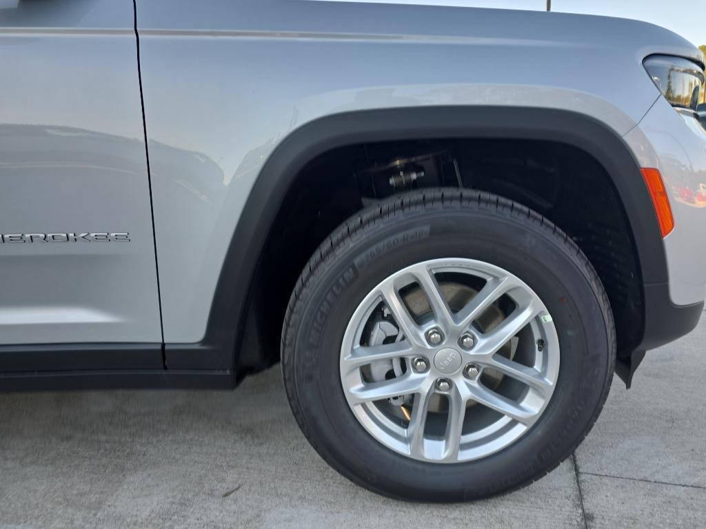 new 2025 Jeep Grand Cherokee car, priced at $39,165