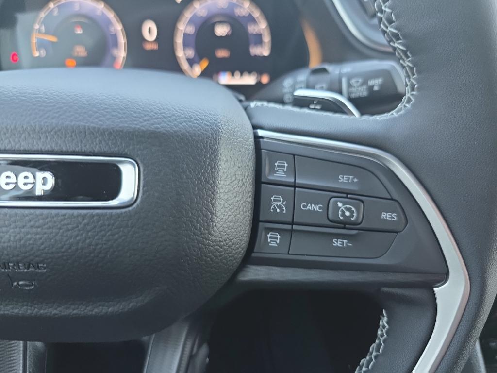 new 2025 Jeep Grand Cherokee car, priced at $39,165