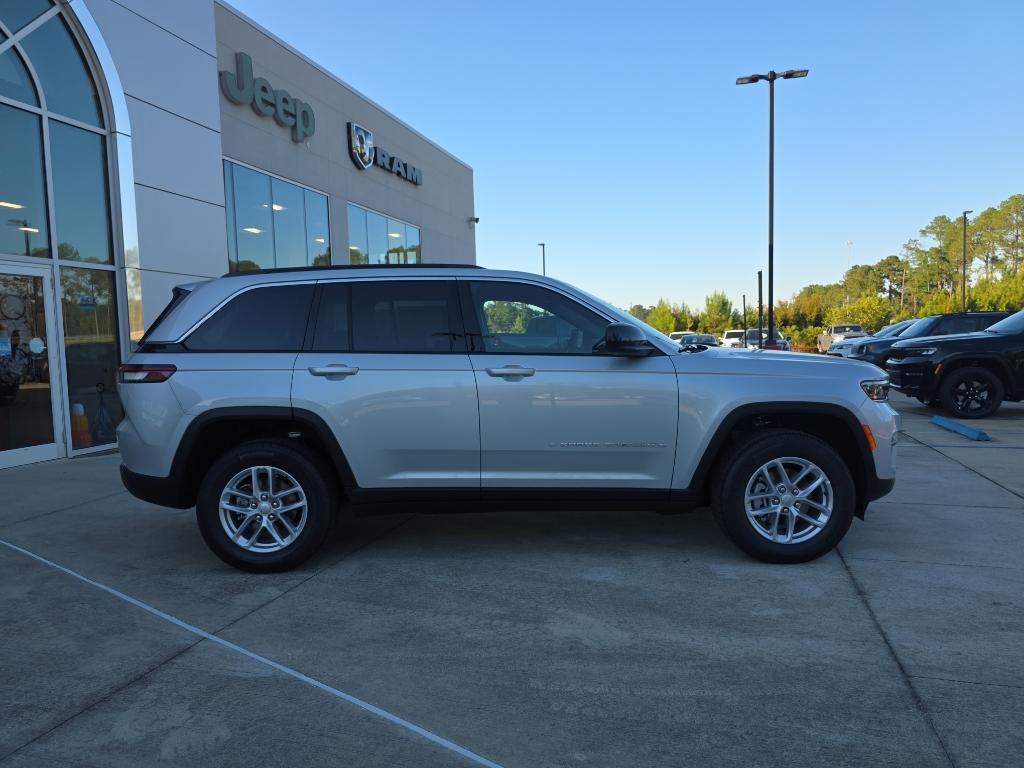 new 2025 Jeep Grand Cherokee car, priced at $39,165