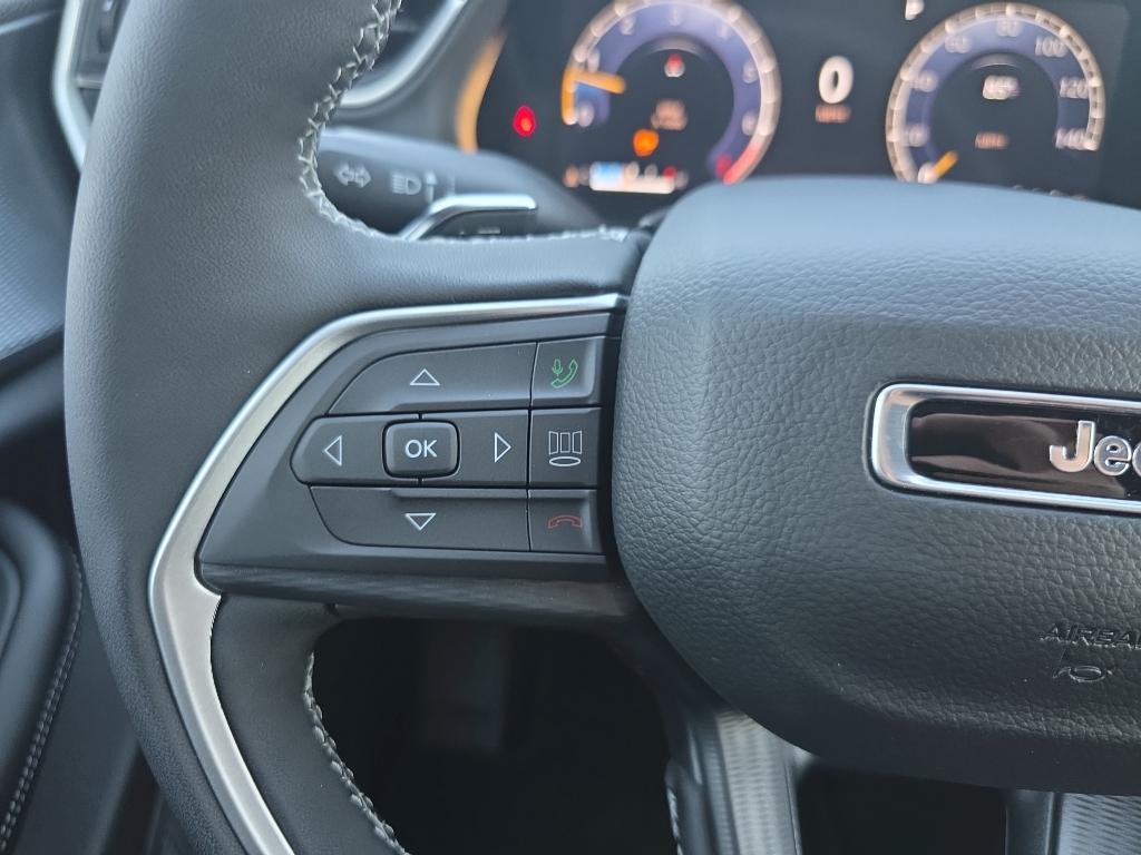 new 2025 Jeep Grand Cherokee car, priced at $39,165