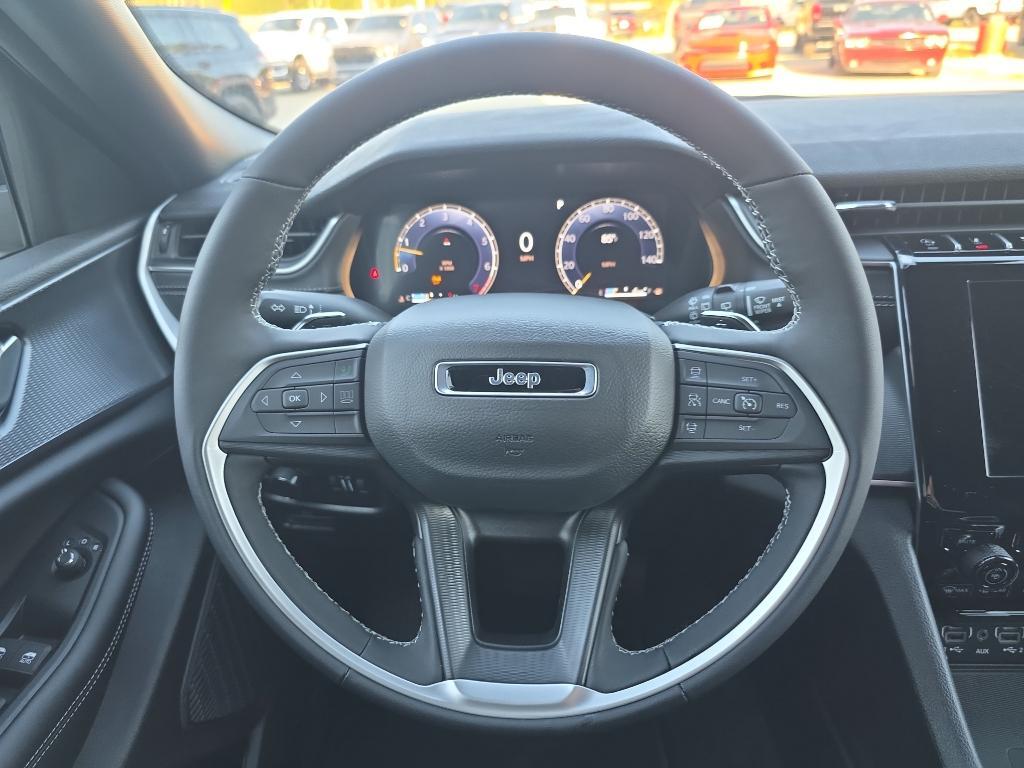 new 2025 Jeep Grand Cherokee car, priced at $39,165