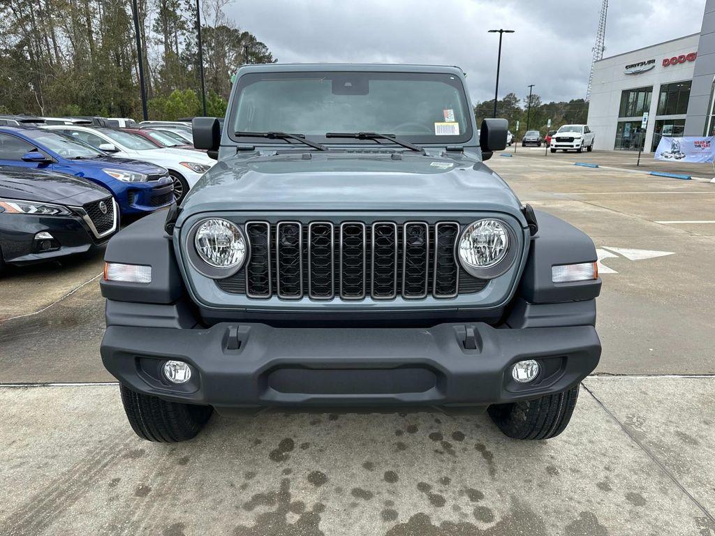 new 2025 Jeep Wrangler car, priced at $45,070