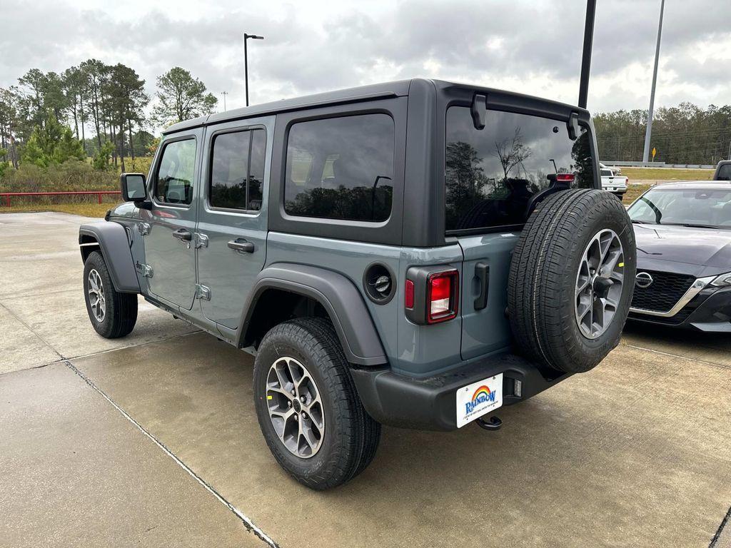 new 2025 Jeep Wrangler car, priced at $45,070