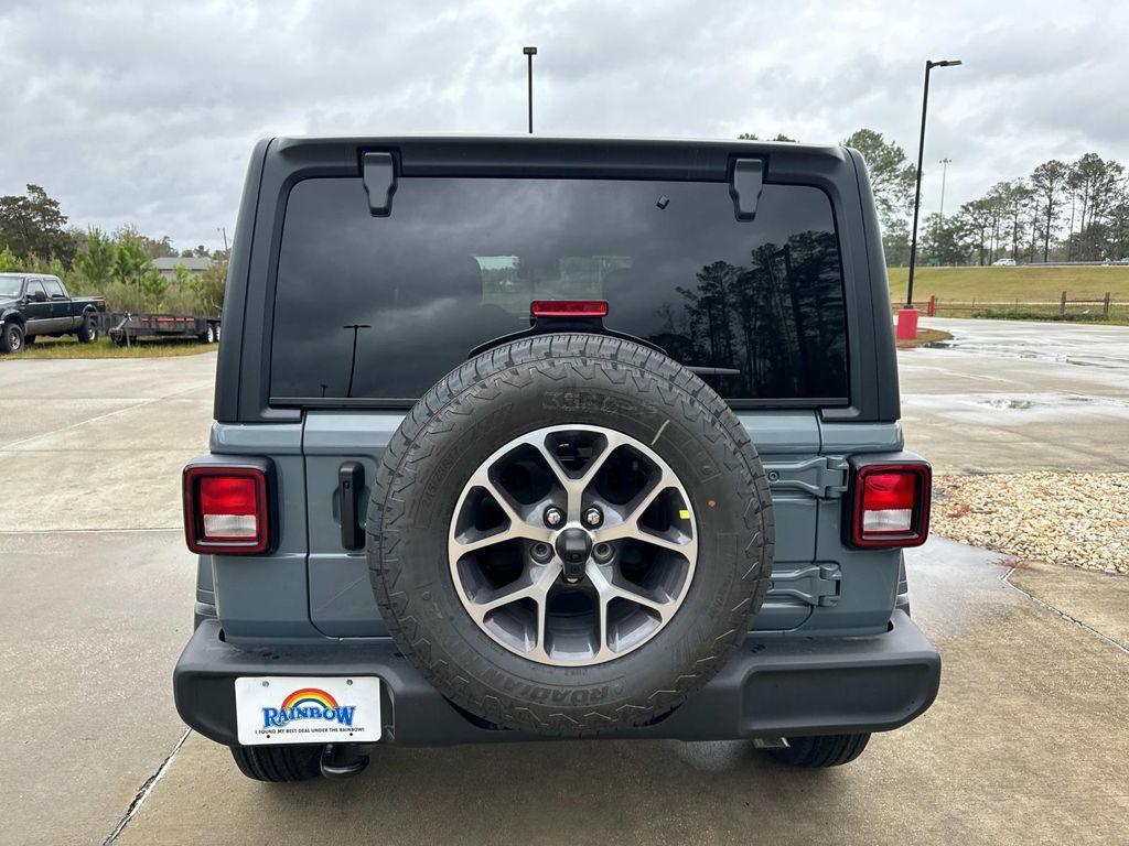 new 2025 Jeep Wrangler car, priced at $45,070