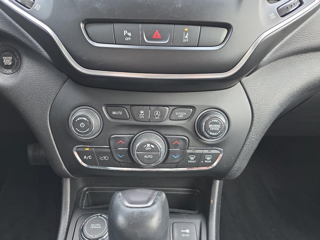 used 2020 Jeep Cherokee car, priced at $21,377
