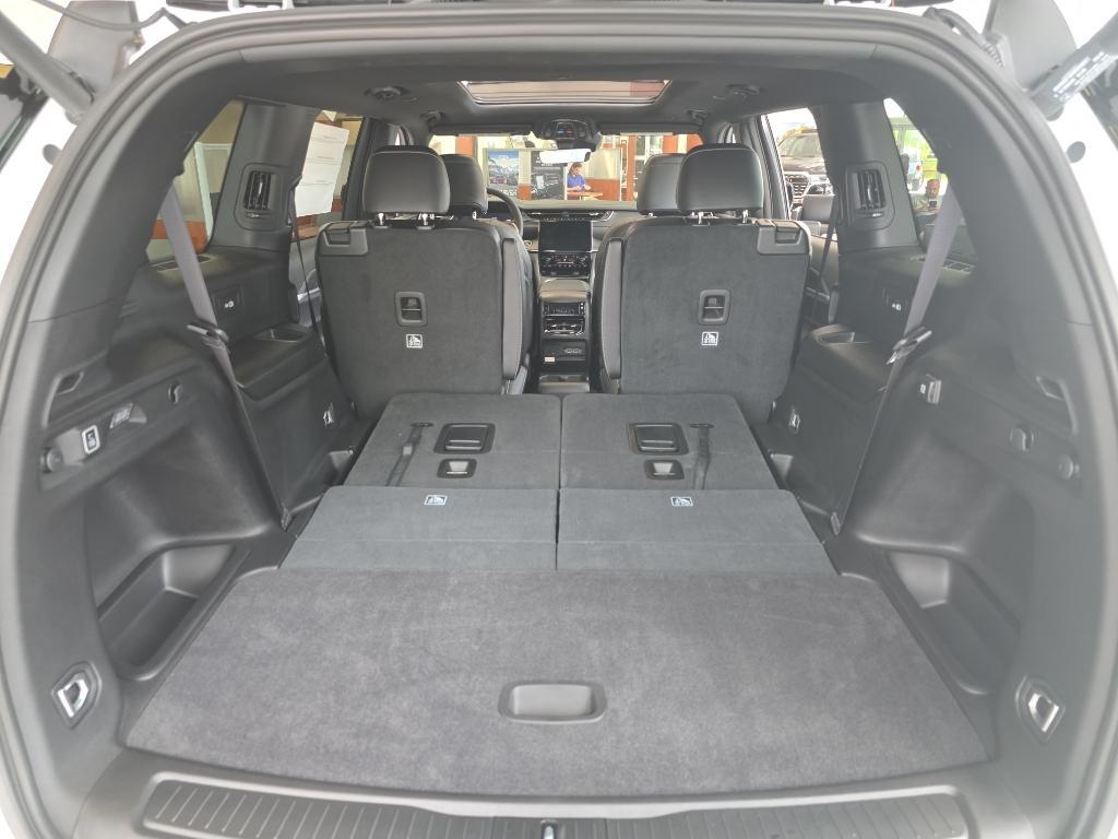 new 2025 Jeep Grand Cherokee L car, priced at $44,015