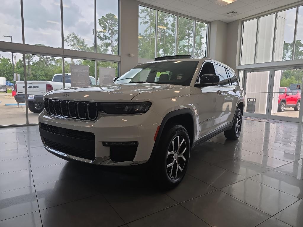 new 2025 Jeep Grand Cherokee L car, priced at $44,015
