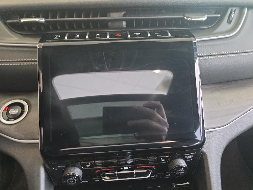 new 2025 Jeep Grand Cherokee L car, priced at $44,015