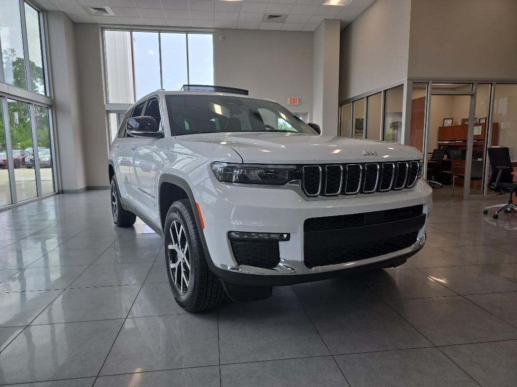 new 2025 Jeep Grand Cherokee L car, priced at $44,015