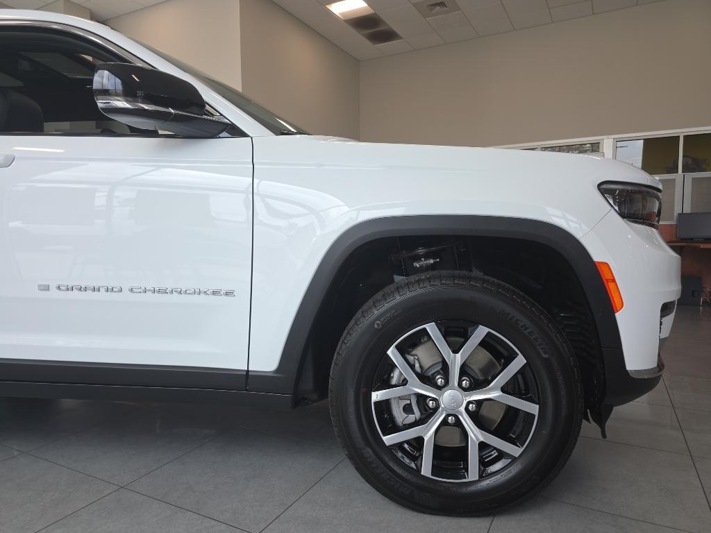 new 2025 Jeep Grand Cherokee L car, priced at $44,015
