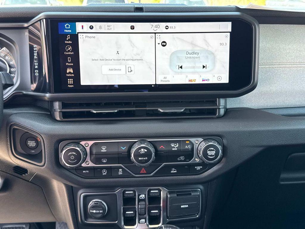 new 2025 Jeep Gladiator car, priced at $42,575