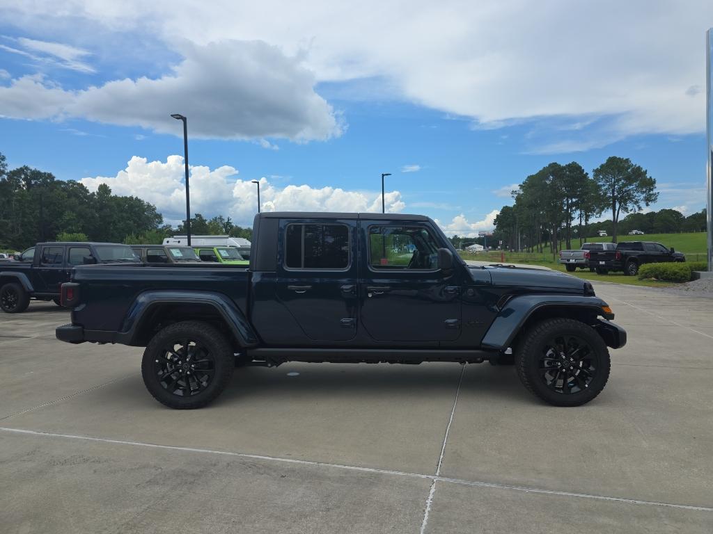 new 2025 Jeep Gladiator car, priced at $40,675