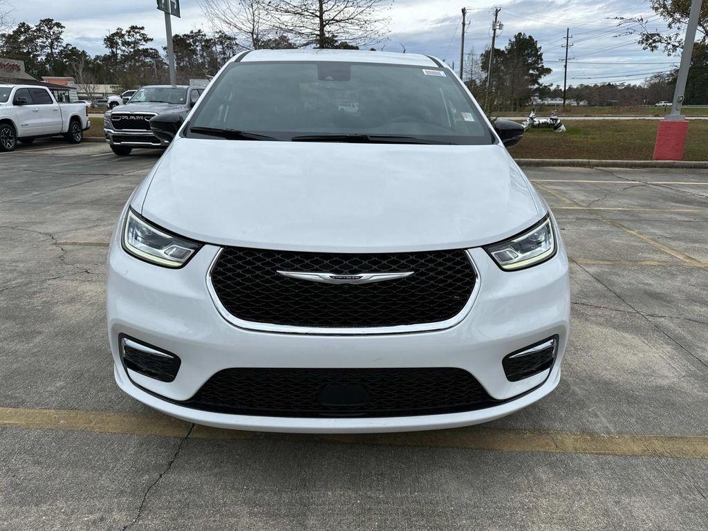 new 2025 Chrysler Pacifica car, priced at $40,532