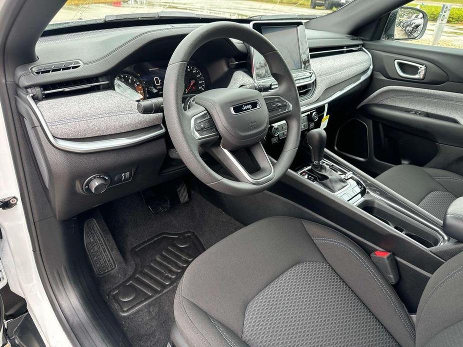 new 2025 Jeep Compass car, priced at $24,995