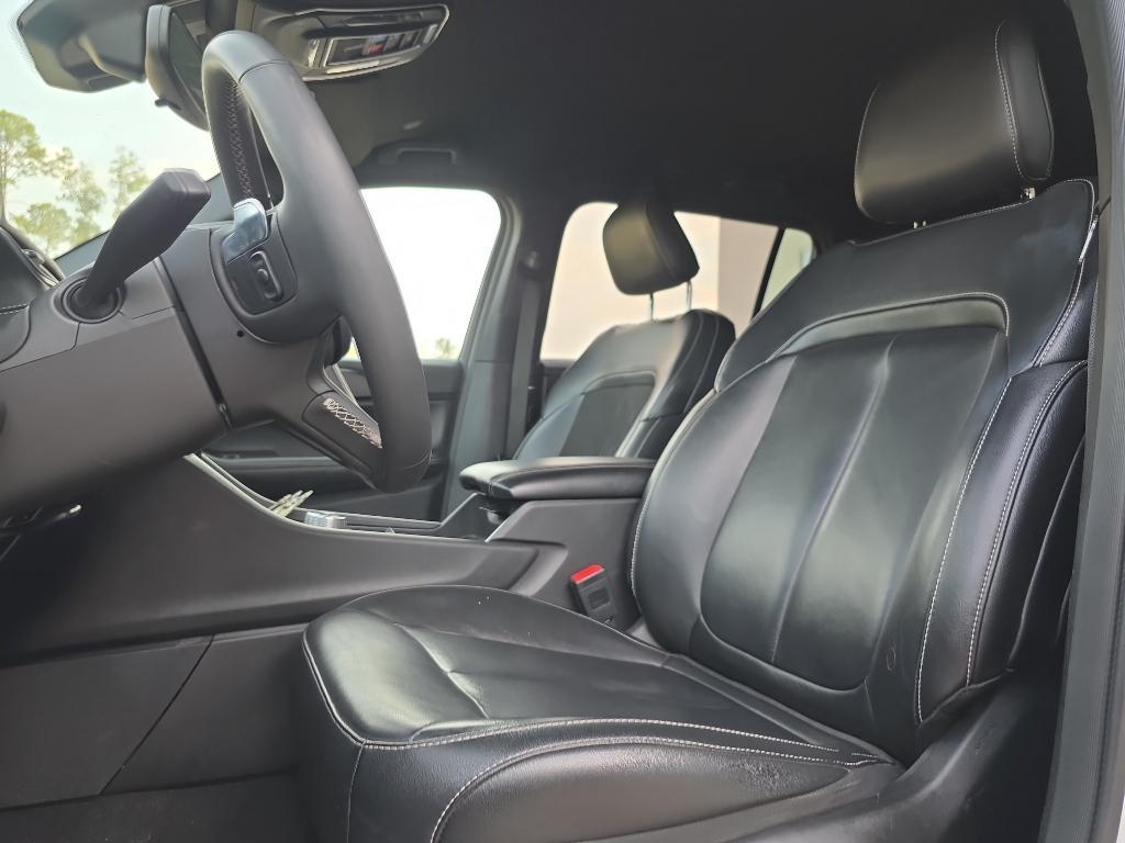 used 2024 Jeep Grand Cherokee L car, priced at $28,897