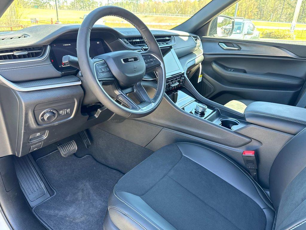 new 2025 Jeep Grand Cherokee L car, priced at $42,930