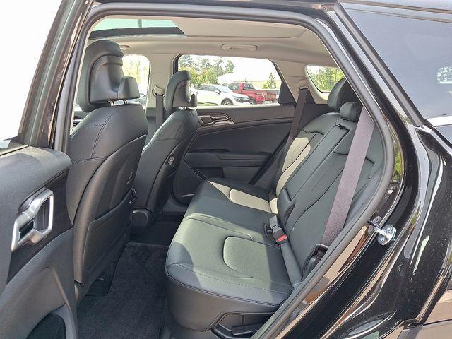 new 2025 Kia Sportage Hybrid car, priced at $35,180