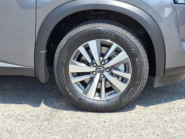 new 2025 Nissan Pathfinder car, priced at $44,034