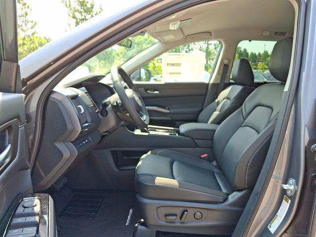 new 2025 Nissan Pathfinder car, priced at $44,034