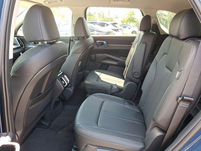 new 2025 Kia Sorento car, priced at $36,625