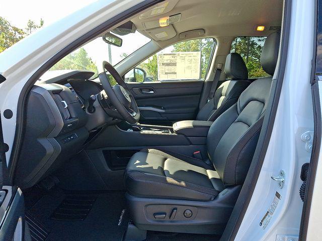 new 2025 Nissan Pathfinder car, priced at $38,738
