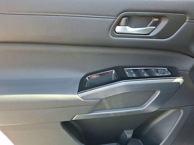 new 2025 Nissan Pathfinder car, priced at $38,738