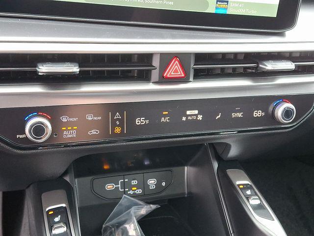 new 2025 Kia Sorento car, priced at $33,798