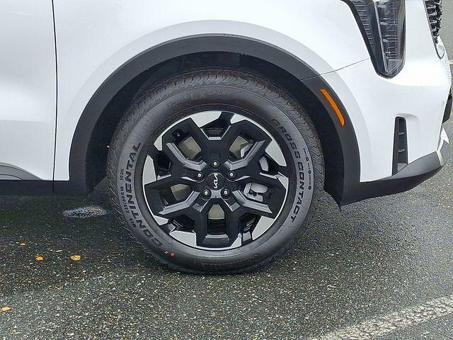 new 2025 Kia Sorento car, priced at $33,798