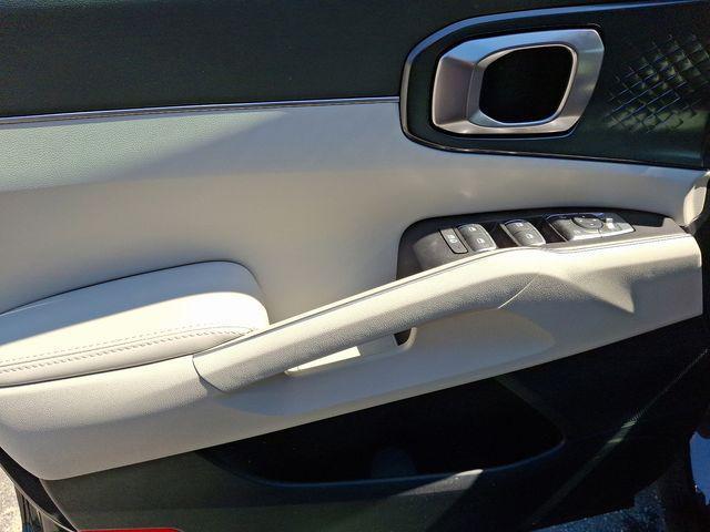 new 2025 Kia Sorento car, priced at $37,076