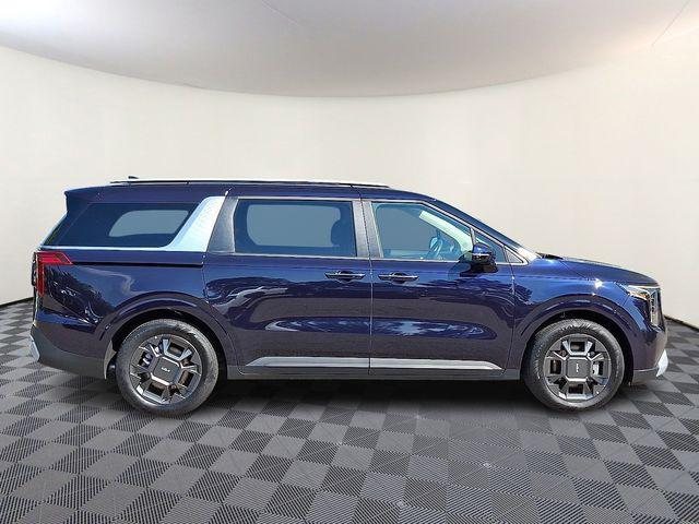 used 2025 Kia Carnival Hybrid car, priced at $43,550