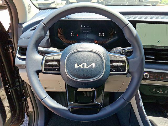 new 2025 Kia Carnival car, priced at $40,919