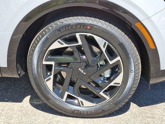 new 2025 Kia Sportage car, priced at $33,847