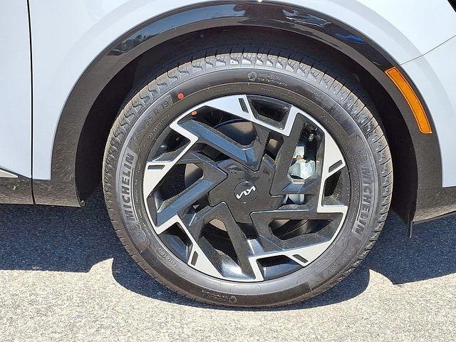 new 2025 Kia Sportage car, priced at $33,727