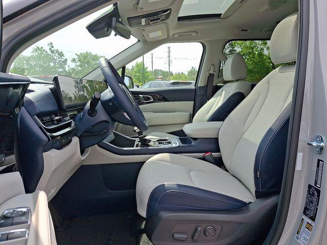 new 2025 Kia Carnival car, priced at $52,095