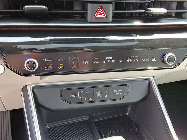 new 2025 Kia Carnival car, priced at $52,095