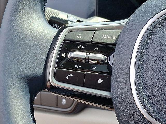 new 2025 Kia Carnival car, priced at $52,095