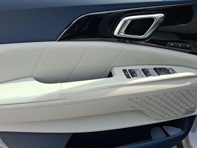 new 2025 Kia Carnival car, priced at $52,095