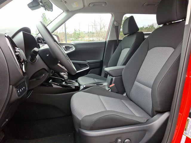 new 2025 Kia Soul car, priced at $23,984