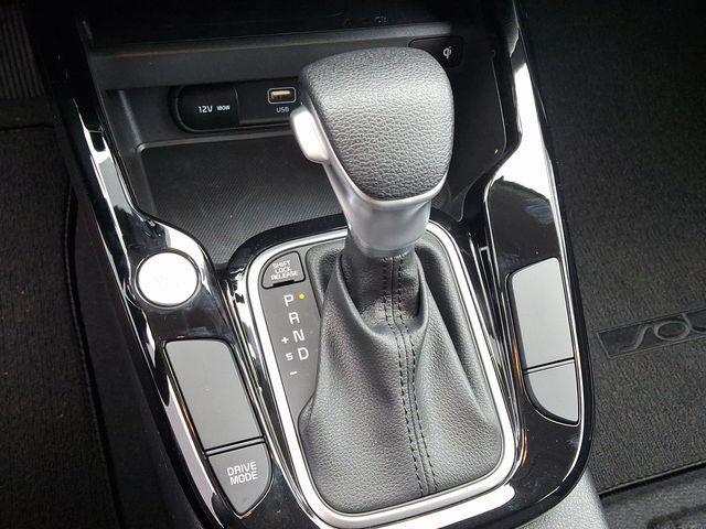 new 2025 Kia Soul car, priced at $23,984