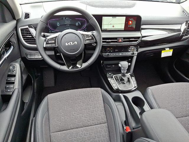 new 2025 Kia Seltos car, priced at $25,995