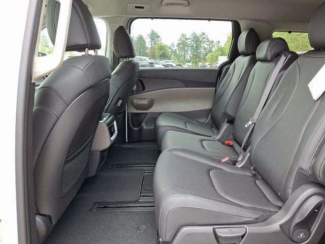 new 2026 Kia Carnival Hybrid car, priced at $44,885