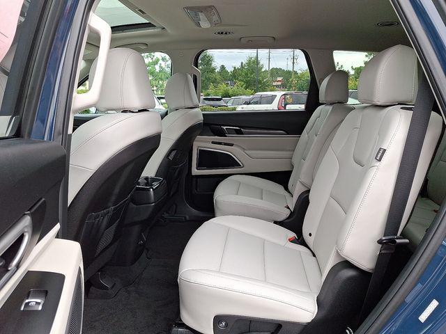 used 2024 Kia Telluride car, priced at $37,400