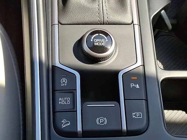 new 2025 Kia Sorento car, priced at $35,977