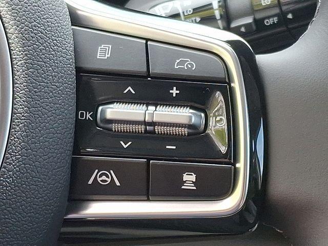 new 2025 Kia Carnival car, priced at $39,265
