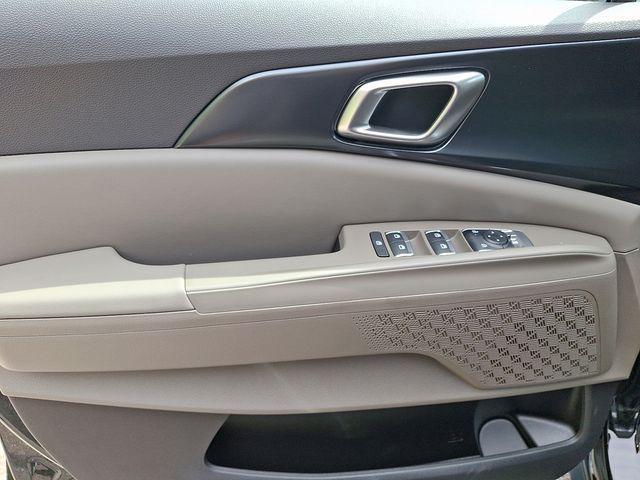 new 2025 Kia Carnival car, priced at $39,265